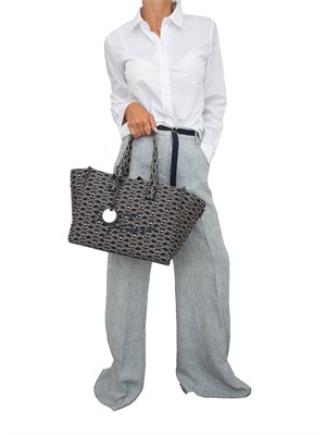 Camicia donna iBlues  modello sfiancato a maniche lunghe in popeline bianco in DONNA