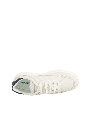 Sneaker uomo Emporio Armani in pelle bianca in UOMO