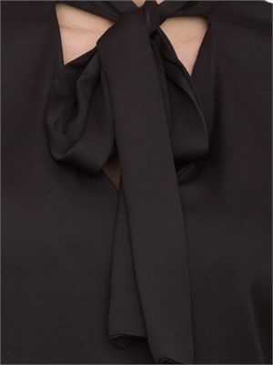 Blusa regular Fracomina raso nero manica corta in DONNA