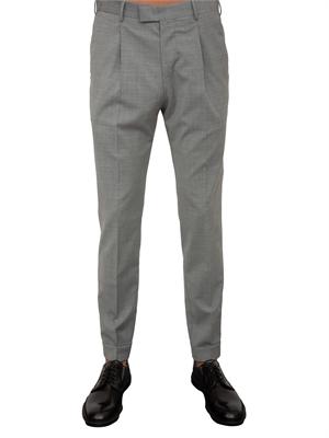Pantaloni uomo PT Torino in gabardina di cotone grigio con linea carrot in UOMO