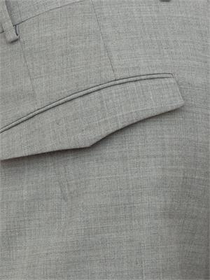 Pantaloni uomo PT Torino in gabardina di cotone grigio con linea carrot in UOMO