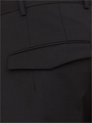 Pantaloni uomo PT Torino in gabardina di cotone nera con linea carrot in UOMO
