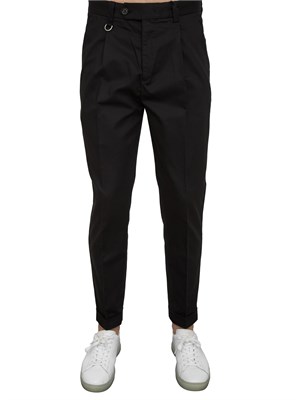 Pantalone chino nero Paolo Pecora con pinces in gabardina in UOMO