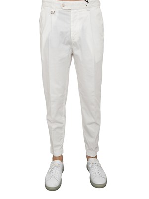 Pantalone chino bianco Paolo Pecora con pinces e risvolto in UOMO