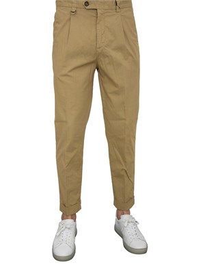 Pantalone chino verde Paolo Pecora con pinces e risvolto in UOMO