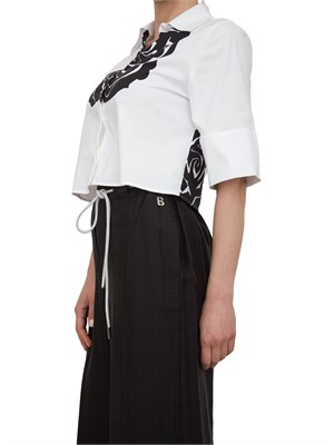 Camicia bianca boxy Blugirl con stampa rose nere in popeline in DONNA