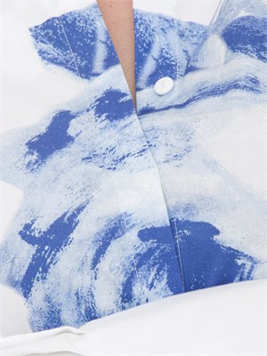 Camicia bianca Blugirl in popeline con stampa a rose blu in DONNA
