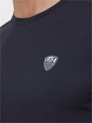 EA7 EMPORIO ARMANI T-shirt EA7 girocollo Premium Shield in misto viscosa stretch blu in UOMO
