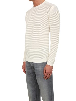Maglione bianco Emporio Armani uomo con trama effetto micro traforato in UOMO