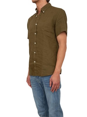 Camicia manica corta Boss uomo in lino verde militare e collo botton down in UOMO