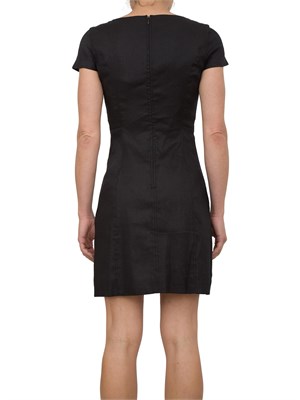 Mini abito Guess Jeans in misto lino nero con scollo a cuore in DONNA