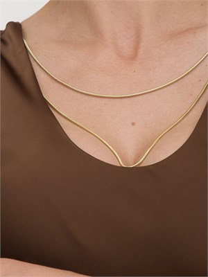 Abito lungo Kocca marrone effetto raso design minimal con catena oro in DONNA