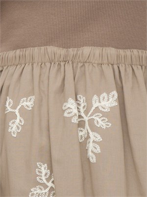 Abito lungo Kocca in cotone beige con gonna ricamo floreale a contrasto in DONNA