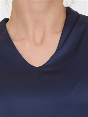 Blusa Kocca in tessuto blu effetto raso con manica scesa e scollo V in DONNA