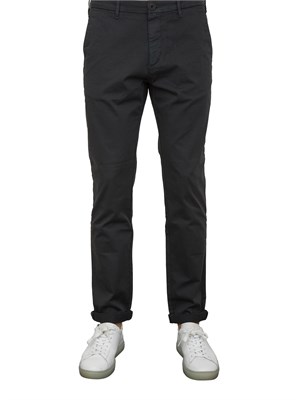 Pantalone chino Aiace Galassi in gabardina stretch
nero in UOMO