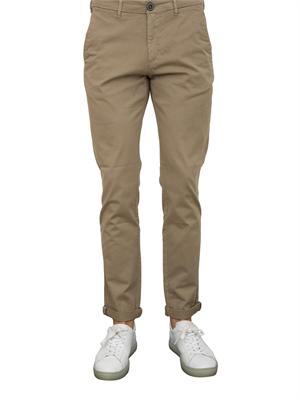 Pantalone chino Aiace Galassi in gabardina stretch taupe in UOMO