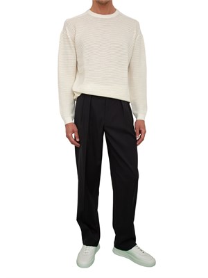 Pantalone uomo blu Emporio Armani dal taglio classico e dritto con pinces in UOMO
