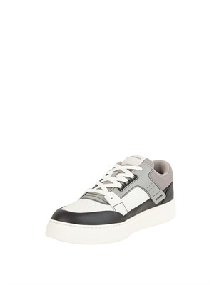 Sneaker uomo Emporio Armani in pelle bianca con dettagli mesh a contrasto grigi in UOMO