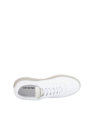 Sneaker uomo Emporio Armani in pelle bianca in UOMO