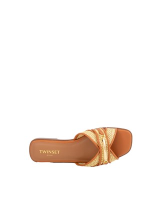TWIN-SET Sandali slide Twinset in pelle marrone e rafia intrecciata con placca logo lettering in DONNA
