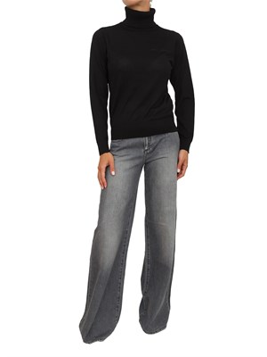 Maglia donna Armani Exchange in misto viscosa nera con collo alto e logo ricamato in DONNA