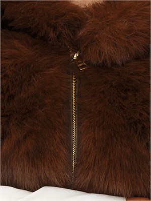Pelliccia marrone ecologica Fracomina modello smanicato con cappuccio e zip centrale in DONNA