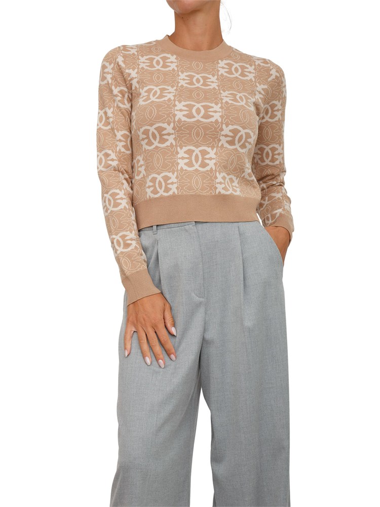 Maglia cropped Pinko in lana con fantasia logo all over cammello e bianco