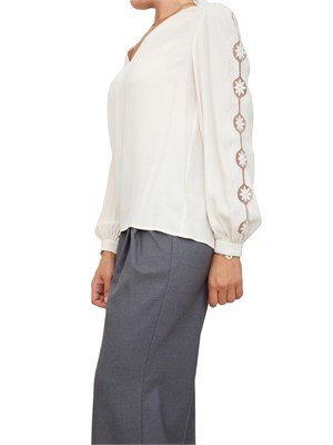 TWIN-SET Blusa Twinset in crêpe avorio con ricamo su maniche a palloncino in DONNA