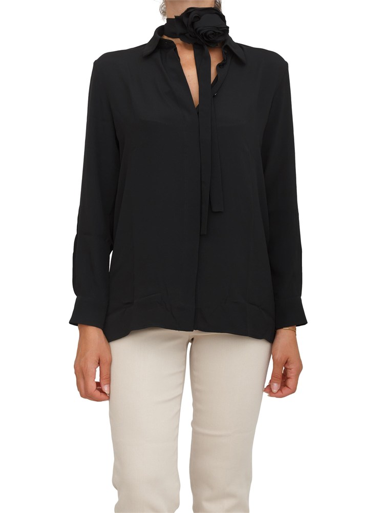 Camicia Marella in crepe de Chine di misto seta nera con cintura fiore