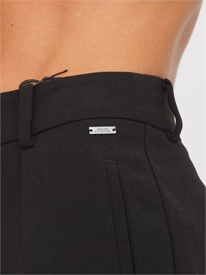 Pantaloni Armani Exchange con pinces in tessuto fluido nero in DONNA