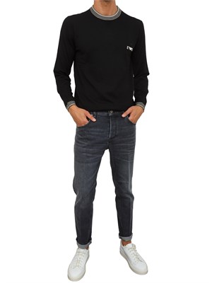 Maglia da uomo nero Emporio Armani in lana vergine in UOMO