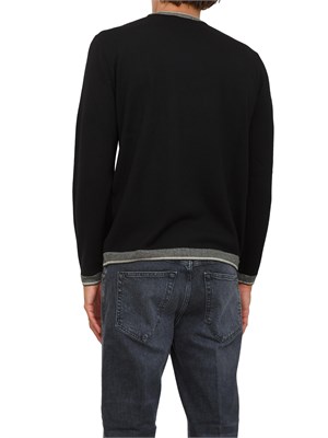 Maglia da uomo nero Emporio Armani in lana vergine in UOMO