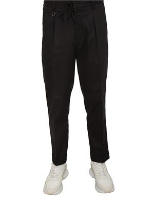 Pantalone chino Paolo Pecora in gabardina nera con coulisse in UOMO