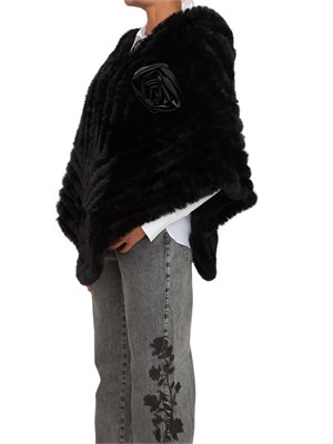 Poncho Blugirl in faux fur nero con spilla removibile in DONNA