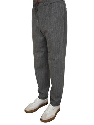 Pantaloni BOSS Uomo in lana gessata grigia in UOMO