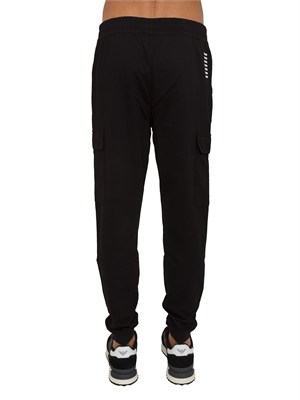 Pantaloni tuta cargo EA7 Emporio Armani in cotone nero in UOMO