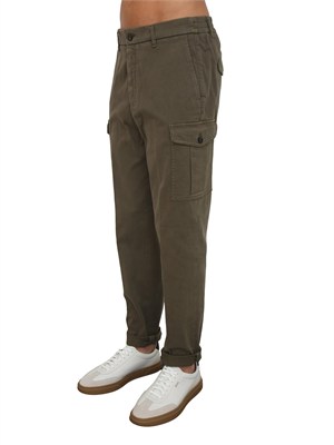 Pantalone Peserico uomo in gabardina di cotone verde in UOMO