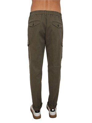 Pantalone Peserico uomo in gabardina di cotone verde in UOMO