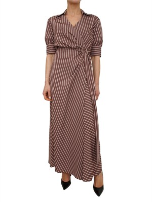 Abito Alexandra Pinko in popeline fluido marrone a righe in DONNA