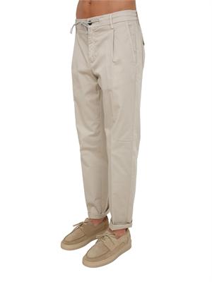 Pantaloni joggers Eleventy uomo in cotone beige in UOMO