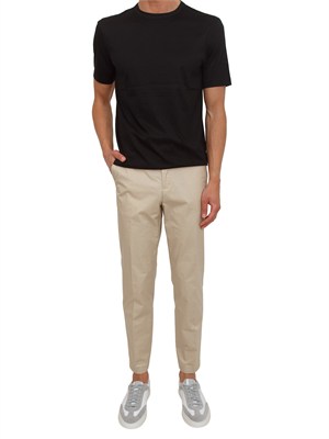 T-shirt nera 