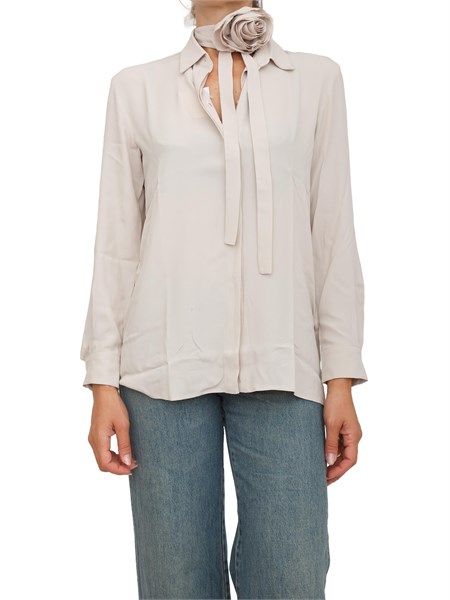 camicia marella in crepe de chine di misto seta beige con cintura fiore cabiria