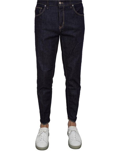 jeans uomo pt torino in denim scuro e linea carrot con piega stirata tp05b0tx2510